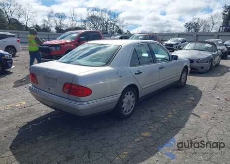 1999 Mercedes-Benz E 320 from USA, damaged, VIN WDBJF65H8XA729239